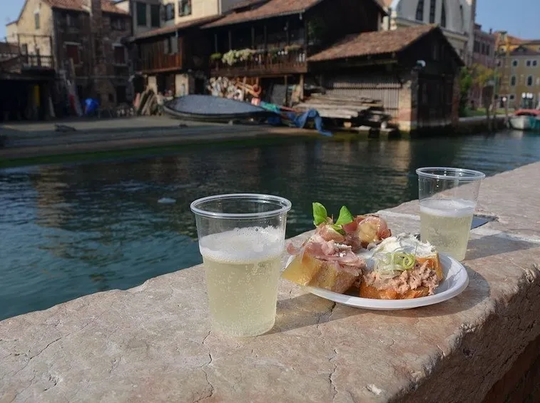 Tipico aperitivo a base di prosecco