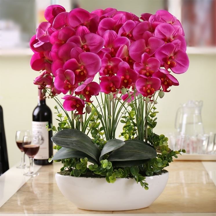 Piante da fiori artificiali realistiche perfette per decorazioni